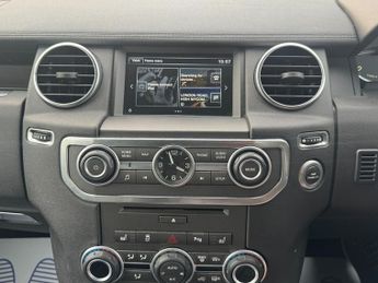 Land Rover Discovery 3.0 SD V6 Graphite SUV 5dr Diesel Auto 4WD Euro 6 (s/s) (256 bhp