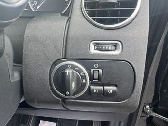 Land Rover Discovery 3.0 SD V6 Graphite SUV 5dr Diesel Auto 4WD Euro 6 (s/s) (256 bhp