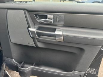 Land Rover Discovery 3.0 SD V6 Graphite SUV 5dr Diesel Auto 4WD Euro 6 (s/s) (256 bhp