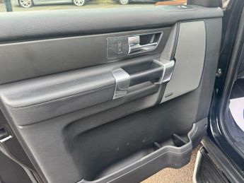 Land Rover Discovery 3.0 SD V6 Graphite SUV 5dr Diesel Auto 4WD Euro 6 (s/s) (256 bhp