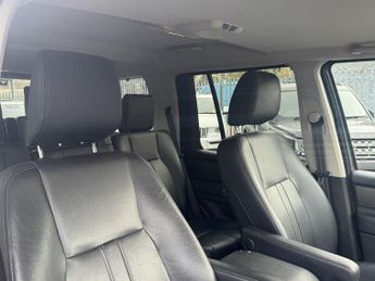 Land Rover Discovery 3.0 SD V6 Graphite SUV 5dr Diesel Auto 4WD Euro 6 (s/s) (256 bhp