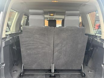 Land Rover Discovery 3.0 SD V6 Graphite SUV 5dr Diesel Auto 4WD Euro 6 (s/s) (256 bhp