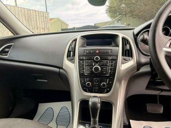 Vauxhall Astra 1.6 16v Exclusiv Auto Euro 5 5dr