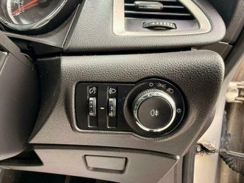 Vauxhall Astra 1.6 16v Exclusiv Auto Euro 5 5dr