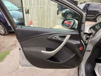 Vauxhall Astra 1.6 16v Exclusiv Auto Euro 5 5dr