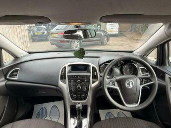 Vauxhall Astra 1.6 16v Exclusiv Auto Euro 5 5dr