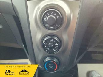 Toyota Yaris 1.33 Dual VVT-i TR Hatchback 5dr Petrol MultiMode Euro 4 (s/s) (