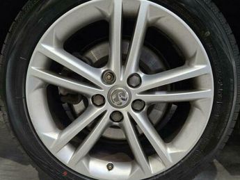 Vauxhall Insignia 2.0 CDTi SRi Nav Sports Tourer Auto Euro 5 5dr