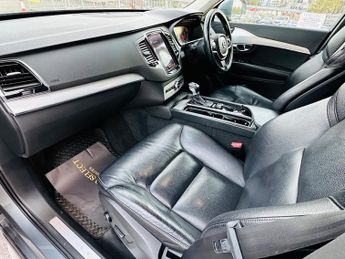 Volvo XC90 D5 MOMENTUM AWD