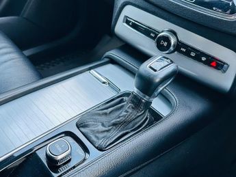 Volvo XC90 D5 MOMENTUM AWD