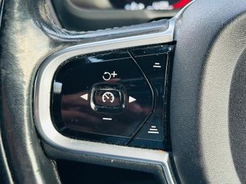 Volvo XC90 D5 MOMENTUM AWD