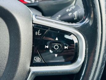Volvo XC90 D5 MOMENTUM AWD