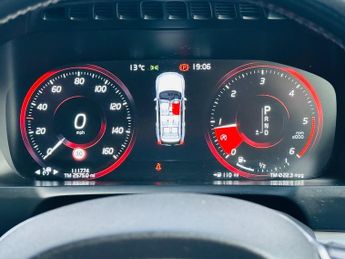 Volvo XC90 D5 MOMENTUM AWD