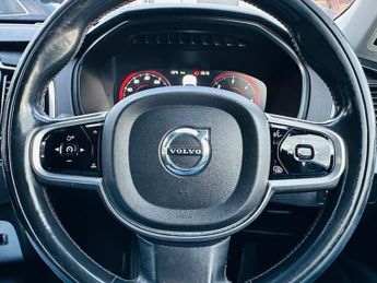 Volvo XC90 D5 MOMENTUM AWD