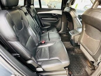 Volvo XC90 D5 MOMENTUM AWD