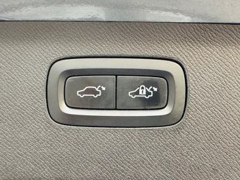 Volvo XC90 D5 MOMENTUM AWD