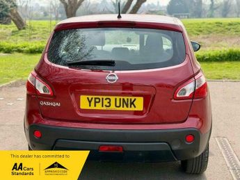 Nissan Qashqai 1.6 Acenta SUV 5dr Petrol Manual 2WD Euro 5 (s/s) (117 ps)