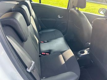 Renault Clio DYNAMIQUE TOMTOM 16V