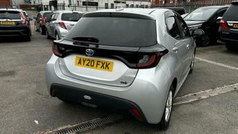 Toyota Yaris Hybrid 1.5 VVT E-CVT Euro 6 (s/s) Auto
