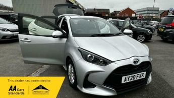 Toyota Yaris Hybrid 1.5 VVT E-CVT Euro 6 (s/s) Auto