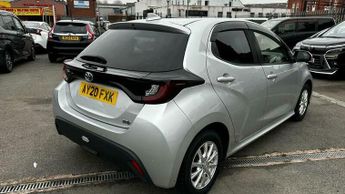 Toyota Yaris Hybrid 1.5 VVT E-CVT Euro 6 (s/s) Auto
