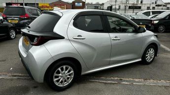 Toyota Yaris Hybrid 1.5 VVT E-CVT Euro 6 (s/s) Auto