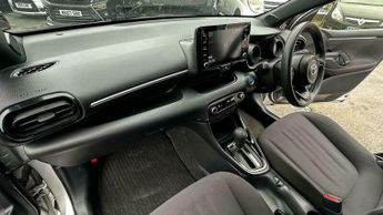 Toyota Yaris Hybrid 1.5 VVT E-CVT Euro 6 (s/s) Auto