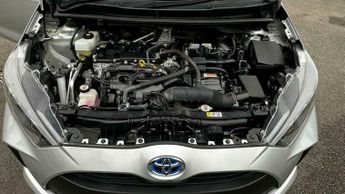 Toyota Yaris Hybrid 1.5 VVT E-CVT Euro 6 (s/s) Auto