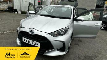 Toyota Yaris Hybrid 1.5 VVT E-CVT Euro 6 (s/s) Auto