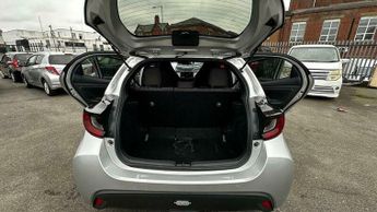 Toyota Yaris Hybrid 1.5 VVT E-CVT Euro 6 (s/s) Auto