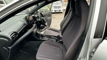 Toyota Yaris Hybrid 1.5 VVT E-CVT Euro 6 (s/s) Auto