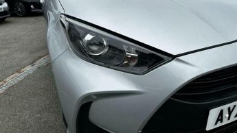 Toyota Yaris Hybrid 1.5 VVT E-CVT Euro 6 (s/s) Auto