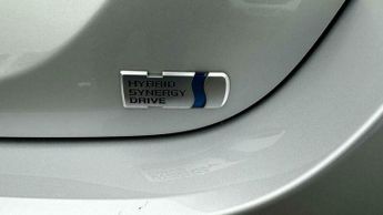 Toyota Yaris Hybrid 1.5 VVT E-CVT Euro 6 (s/s) Auto