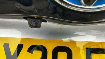 Toyota Yaris Hybrid 1.5 VVT E-CVT Euro 6 (s/s) Auto