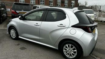 Toyota Yaris Hybrid 1.5 VVT E-CVT Euro 6 (s/s) Auto