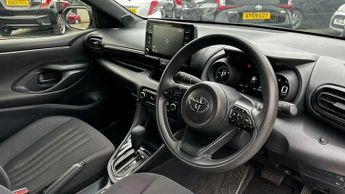 Toyota Yaris Hybrid 1.5 VVT E-CVT Euro 6 (s/s) Auto