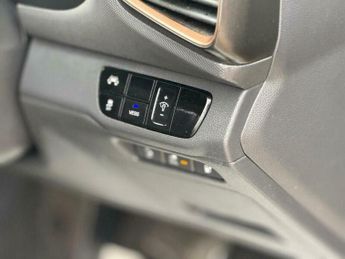 Hyundai Ioniq 28kWh Premium Auto 5dr