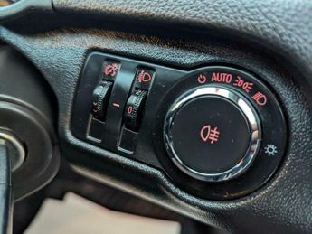 Vauxhall Insignia 2.0 CDTi SE Auto Euro 5 4dr