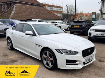 Jaguar XE D R-SPORT