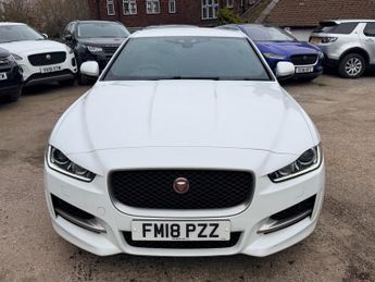 Jaguar XE D R-SPORT