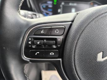 Kia Niro 1.6 Petrol Plug-in Hybrid 2022(22) T-GDi 8.9 kWh Euro 6 (s/s) 5 