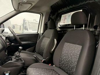Vauxhall Combo 1.3 CDTi 2300 ecoFLEX 16v FWD L1 H1 (s/s) 3dr