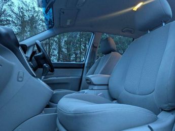 Kia Carens 2.0 CRDi GS 5dr (7 Seats)