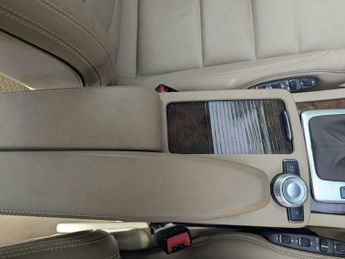 Mercedes-Benz E Class 3.5 E350 CGI V6 BlueEfficiency SE G-Tronic Euro 5 2dr