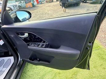 Kia Niro 1.6 GDi 8.9kWh 3 DCT Euro 6 (s/s) 5dr