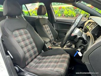 Volkswagen Golf GTI TSI DSG [7X SERVICES, SAT NAV & HEATED SEATS]