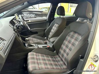 Volkswagen Golf GTI TSI DSG [7X SERVICES, SAT NAV & HEATED SEATS]