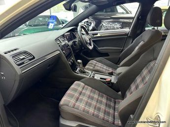 Volkswagen Golf GTI TSI DSG [7X SERVICES, SAT NAV & HEATED SEATS]