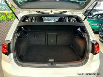 Volkswagen Golf GTI TSI DSG [7X SERVICES, SAT NAV & HEATED SEATS]