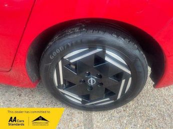 Nissan Leaf 39kWh Acenta Hatchback 5dr Electric Auto (150 ps)
